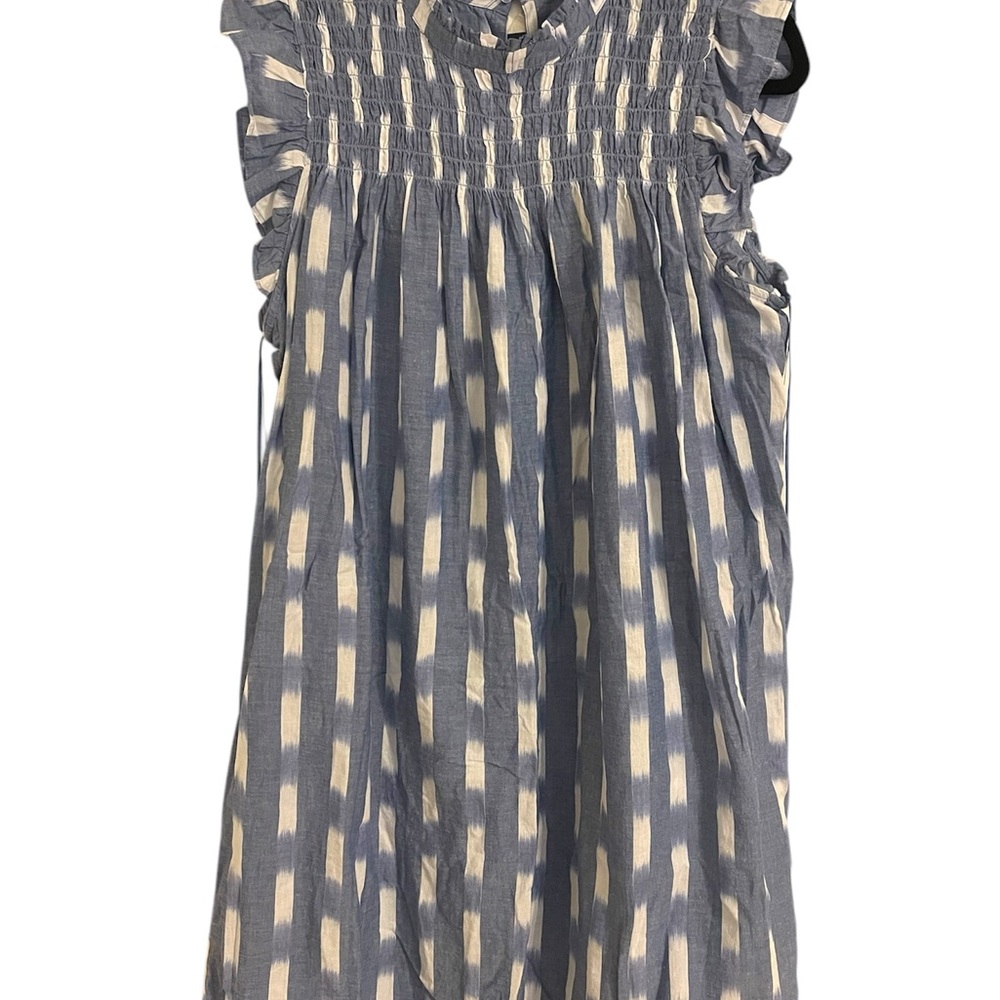 Crown and Ivy Flutter Sleeve Dress